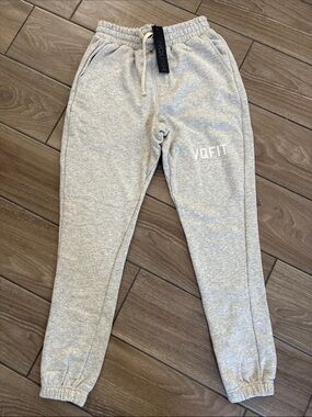 Vanquish Men’s Fitness VQFIT distressed print jogger sweatpants light grey NWT
